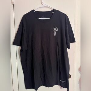 Adidas Amplifier Tee NYC Game On Lock Key Shirt XL NEW